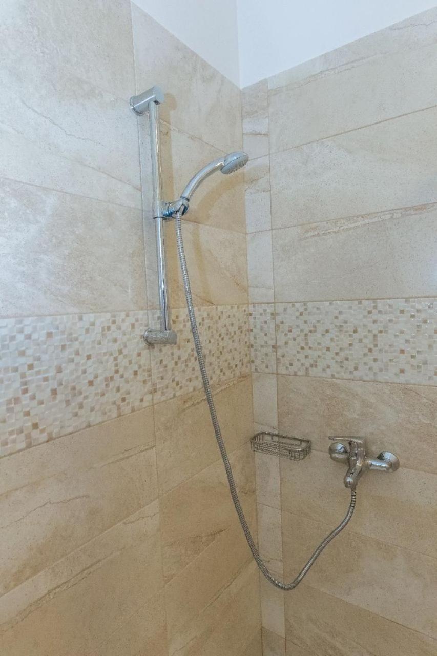 Apartments Zvone1 Veli Rat Exterior photo
